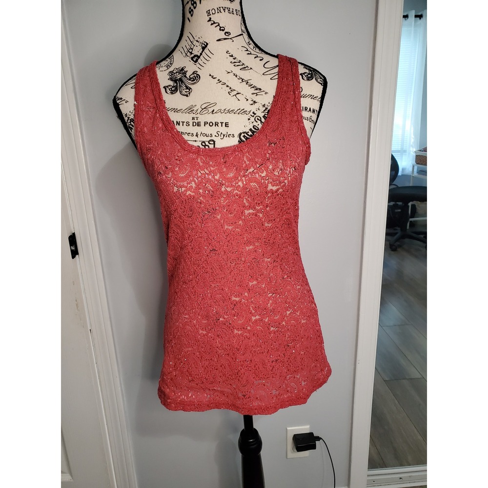 BKE Boutique Coral Red Floral Lace Shimmer Tank Top Scoop Neck Large BTQT928